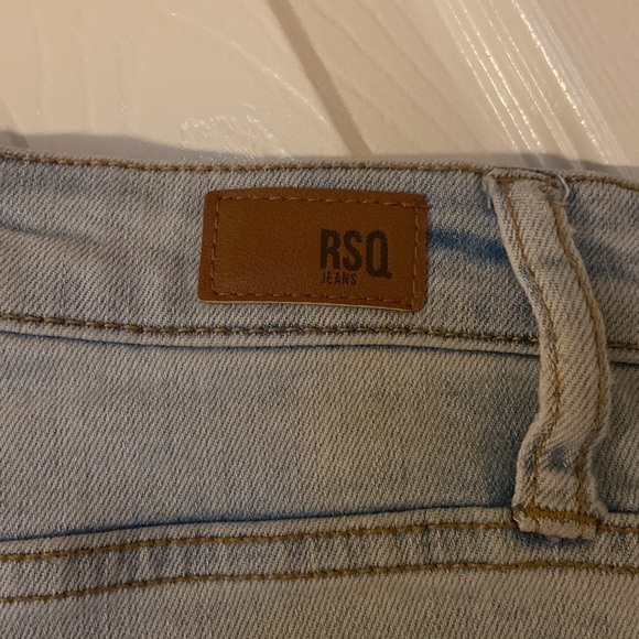 RSQ Tilly’s Lightwash Mom Jeans - Picture 3 of 5